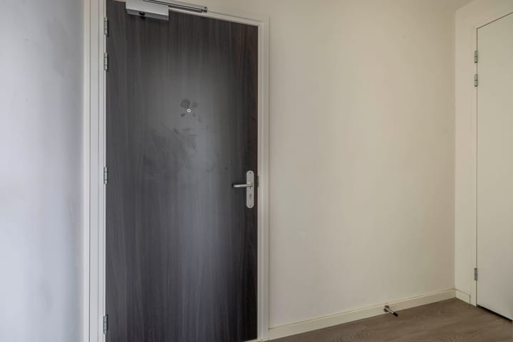 Photo 14 of Binnen Parallelweg 18-A