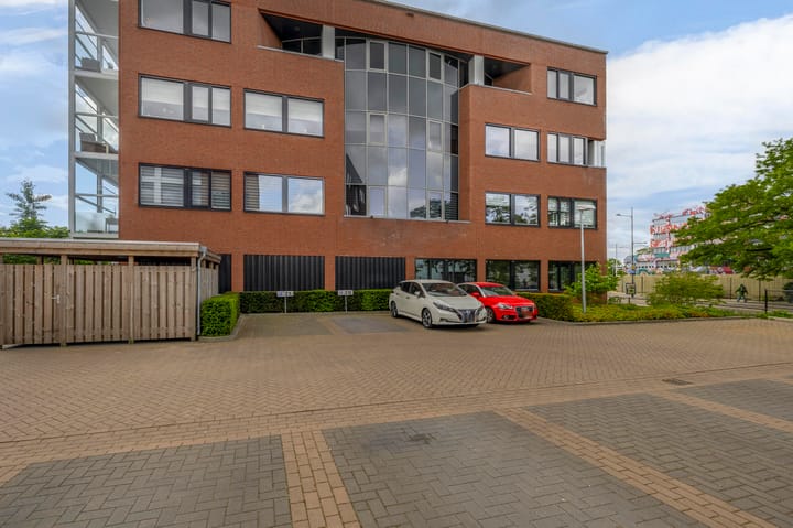 Photo 42 of Binnen Parallelweg 18-A