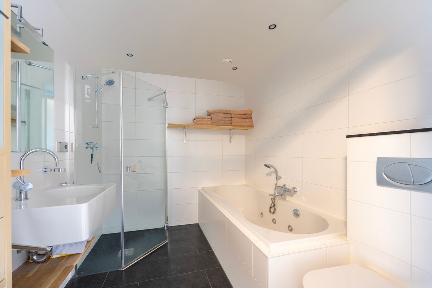 Foto 25 van Willem Hedastraat 57