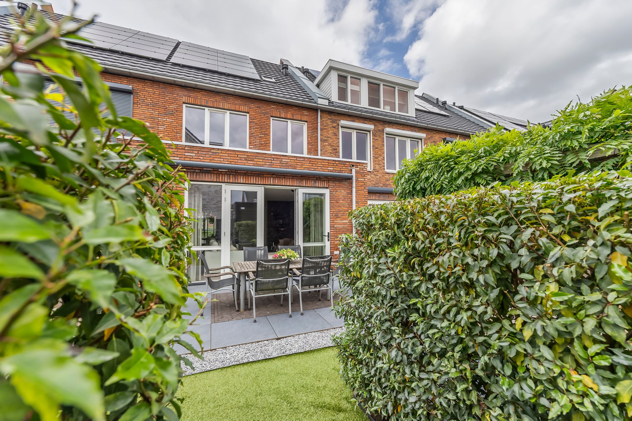 Foto 12 van Sergeant 42