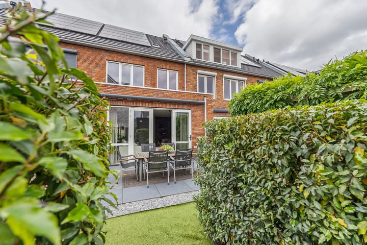 Foto 12 van Sergeant 42