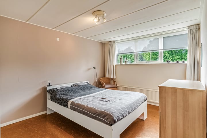 Foto 30 van Clara van Delwigstraat 14