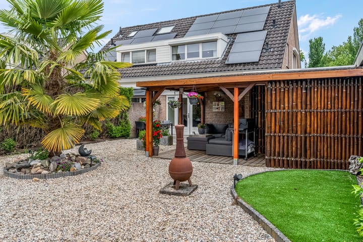 Foto 45 van Clara van Delwigstraat 14