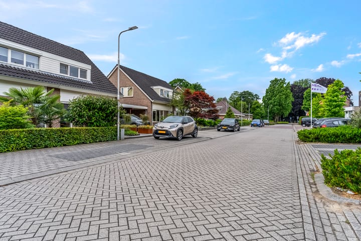 Foto 49 van Clara van Delwigstraat 14