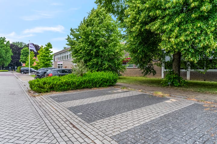 Foto 51 van Clara van Delwigstraat 14