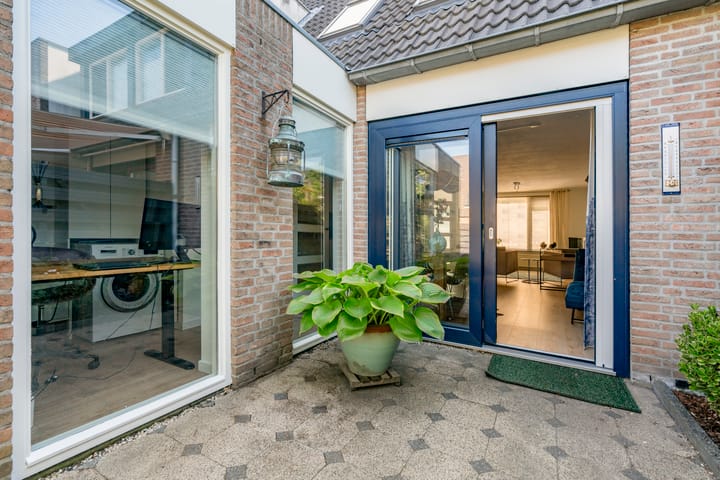 Foto 28 van Marga Klompésingel 62