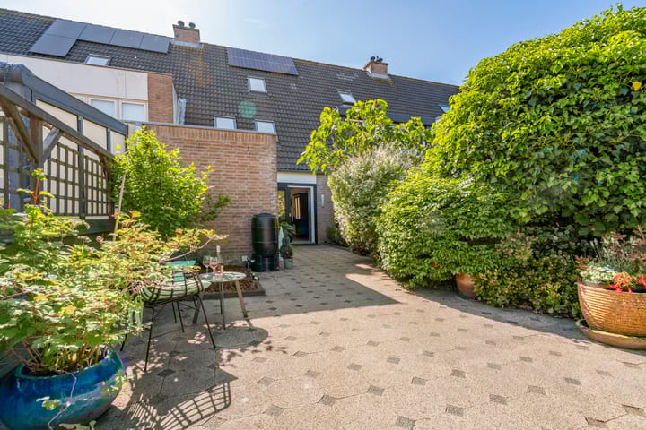 Foto 31 van Marga Klompésingel 62