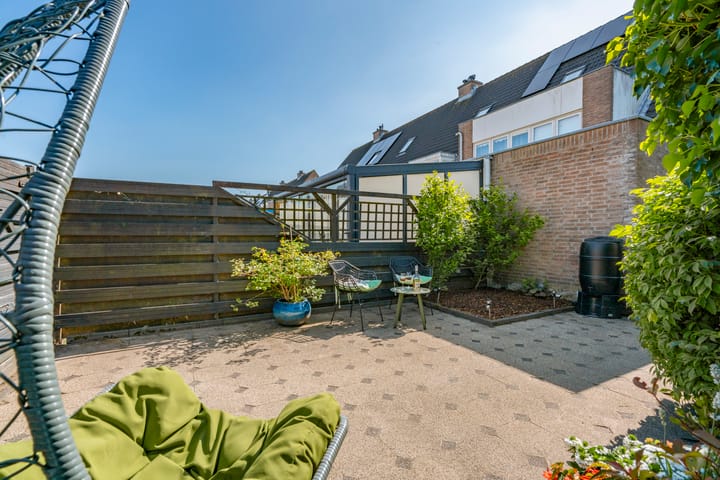 Foto 33 van Marga Klompésingel 62