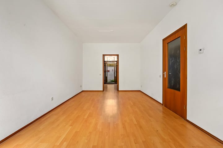 Photo 8 of Haringstraat 15