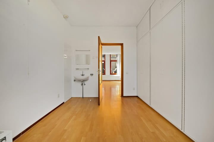 Photo 9 of Haringstraat 15