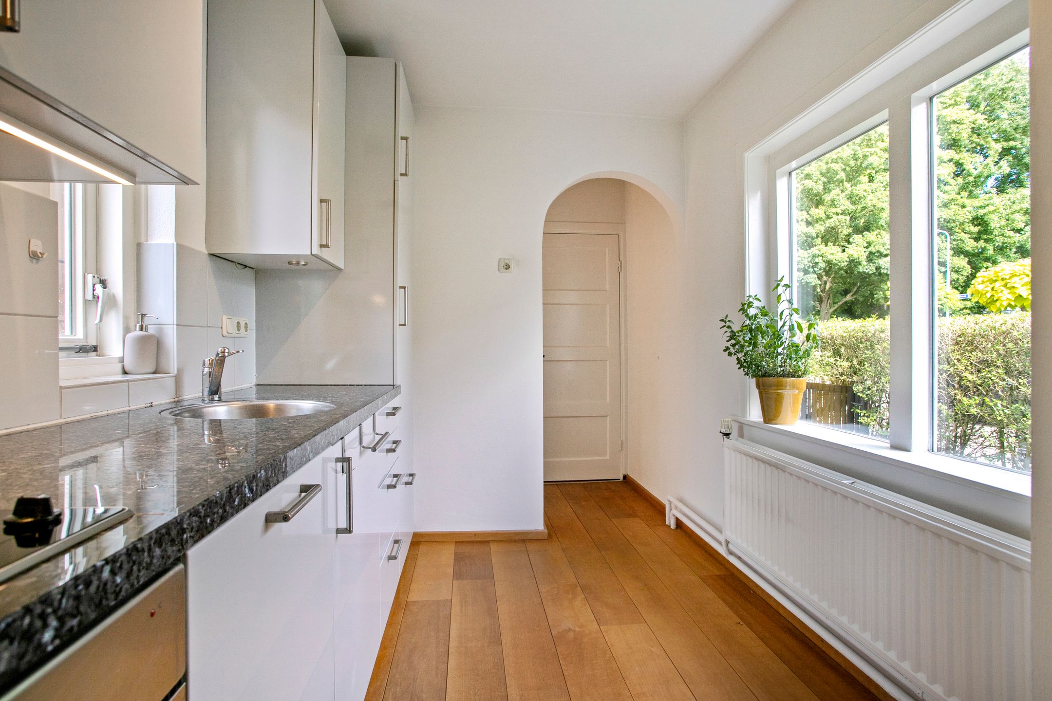 Foto 15 van Borneostraat 1