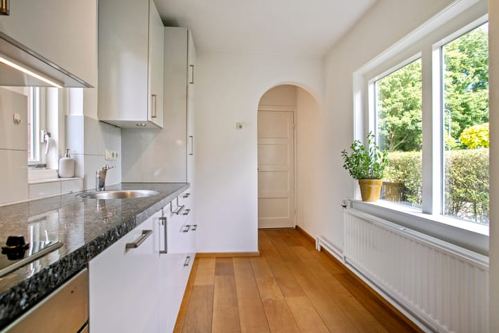 Foto 15 van Borneostraat 1