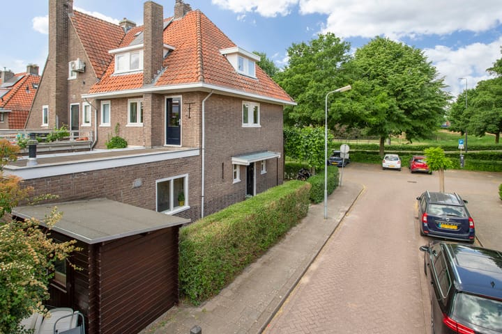 Foto 37 van Borneostraat 1