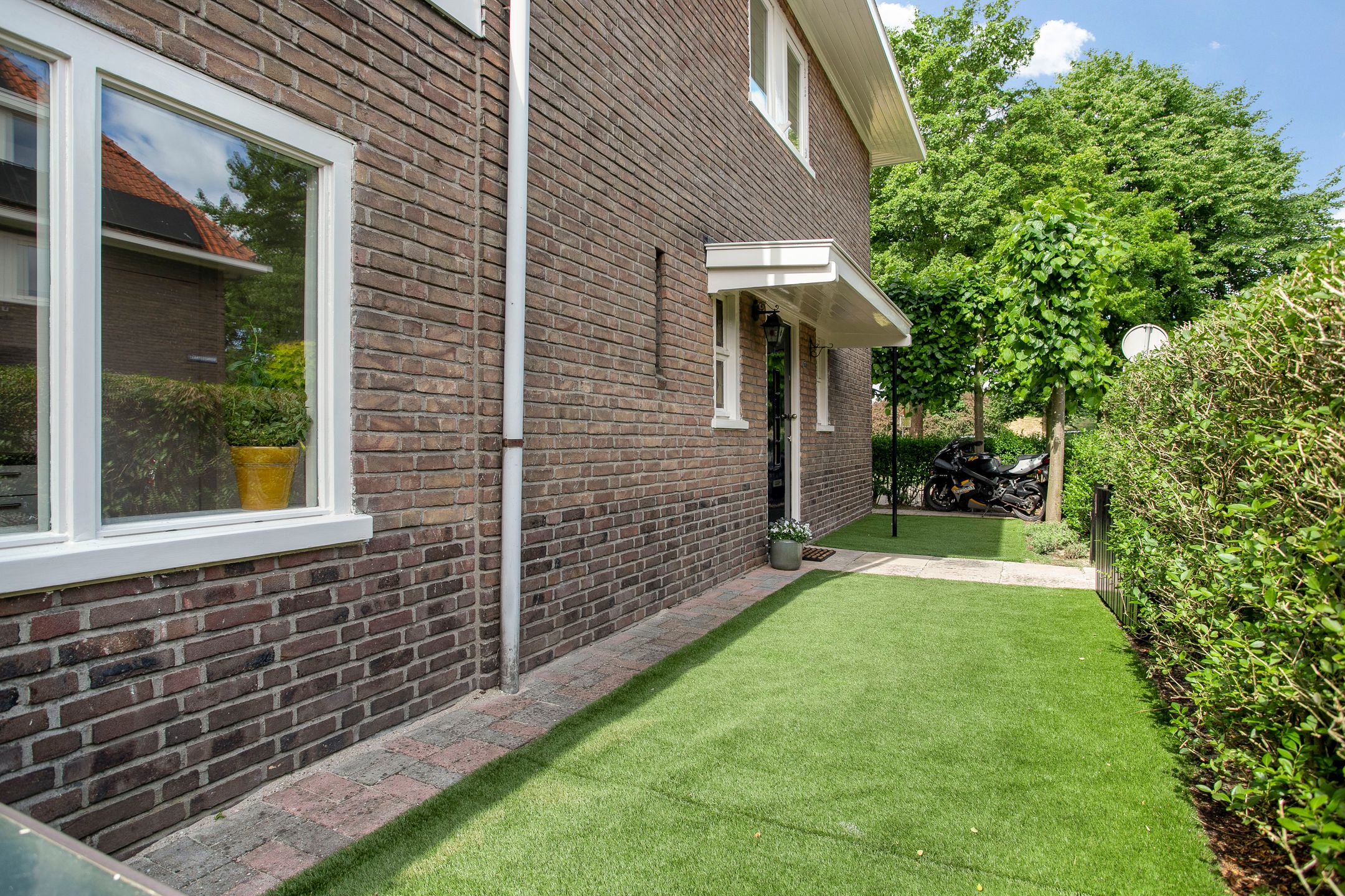 Foto 39 van Borneostraat 1