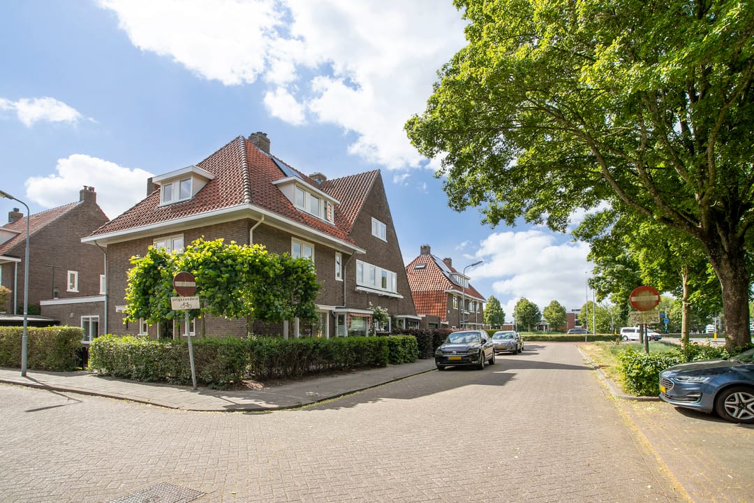 Foto 46 van Borneostraat 1