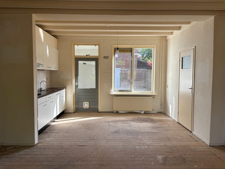 Photo 4 of Flevoplein 17