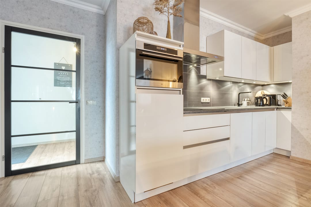 Photo 11 of Grotestraat 18-C