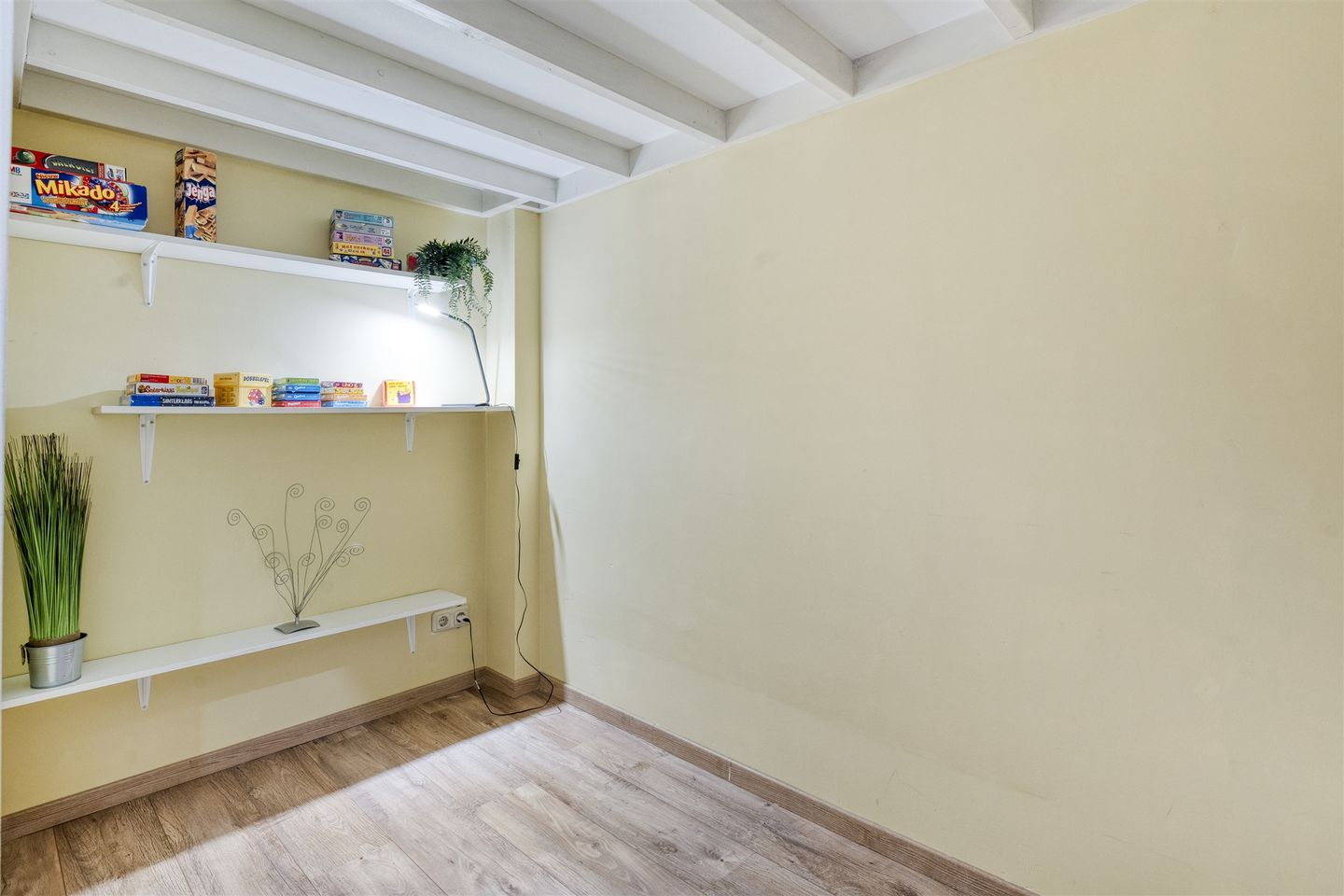 Photo 19 of Grotestraat 18-C