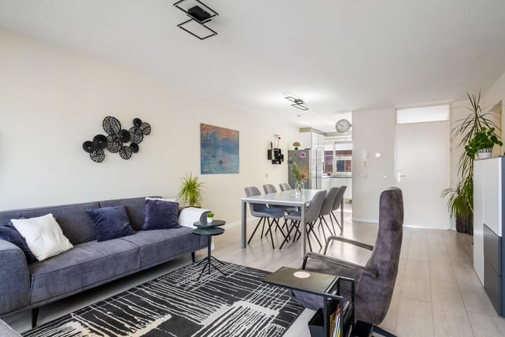 Foto 2 van Tiranastraat 76