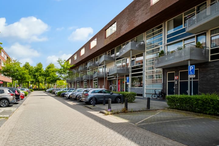 Foto 5 van Tiranastraat 76