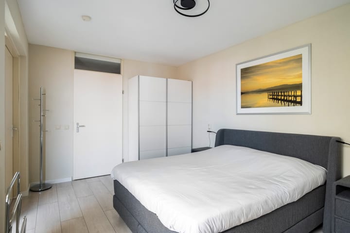 Foto 25 van Tiranastraat 76