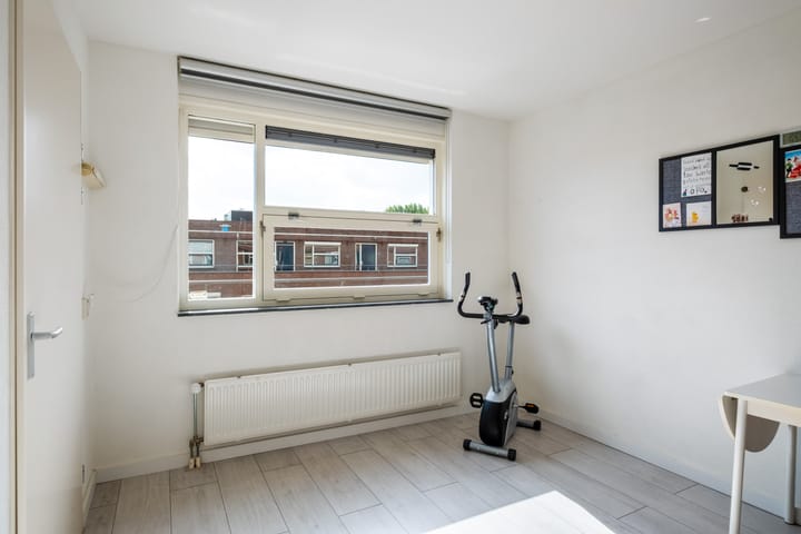 Foto 27 van Tiranastraat 76