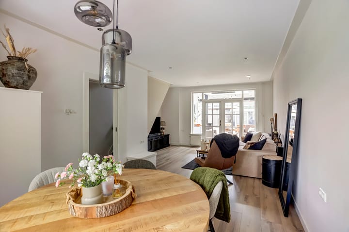 Photo 2 of J. Duikerstraat 20