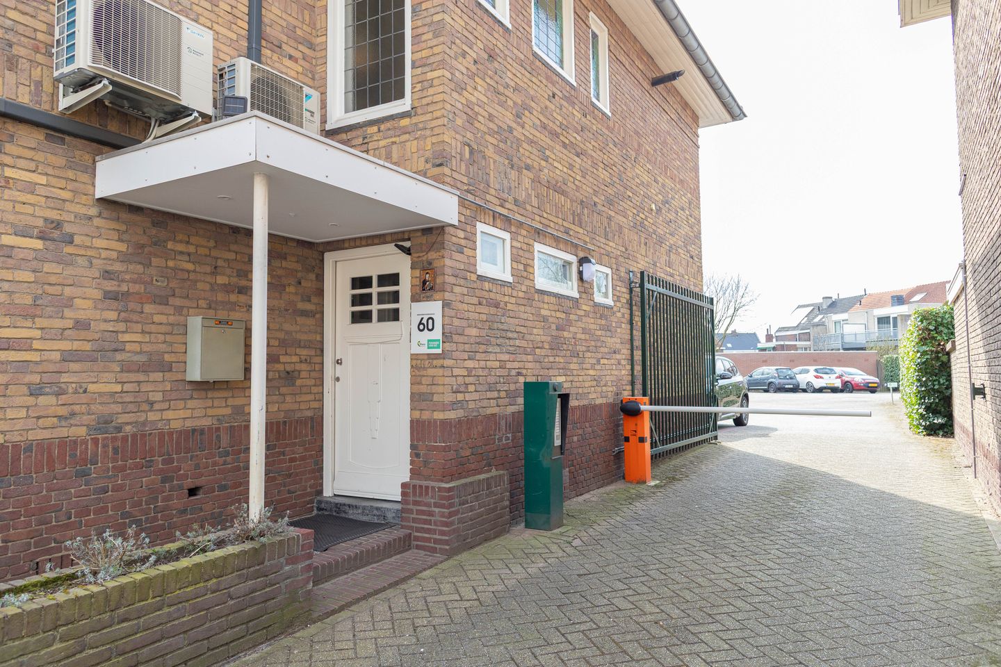 Bekijk foto 4 van Minderbroederssingel 60