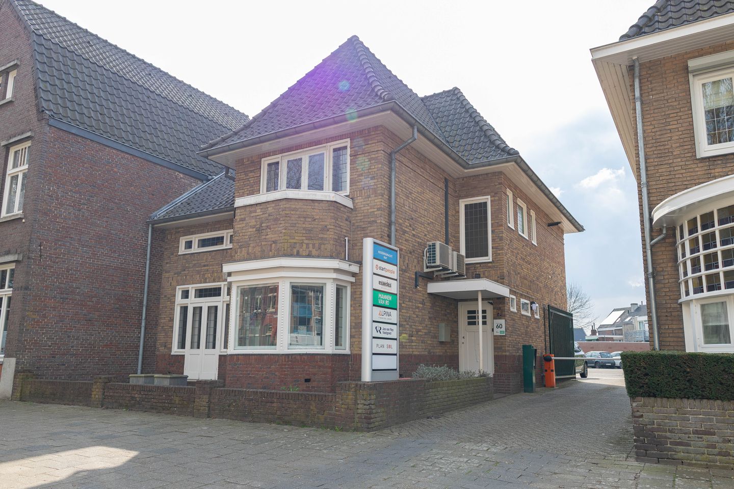 Bekijk foto 3 van Minderbroederssingel 60
