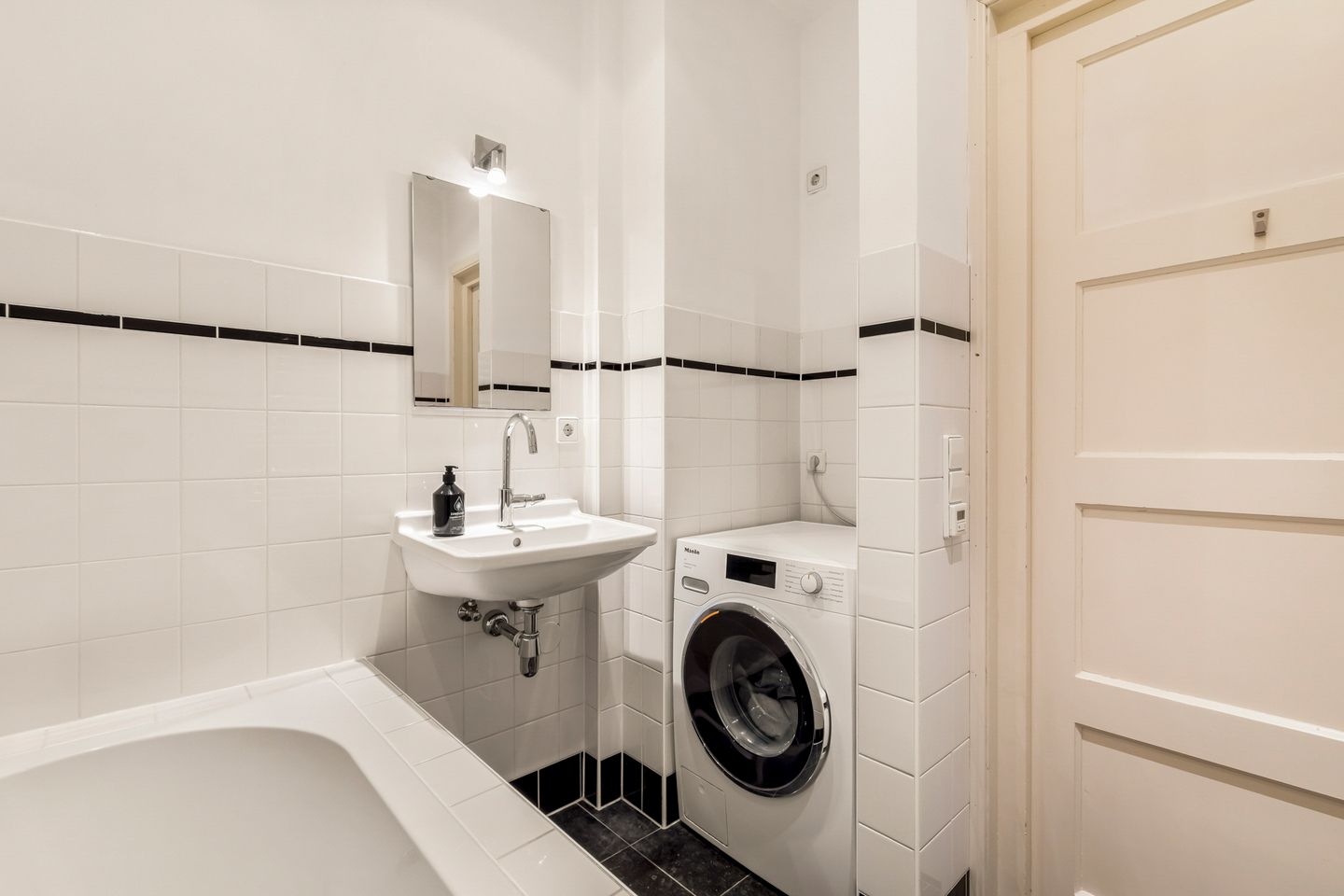 Photo 25 of Rooseveltlaan 183-2