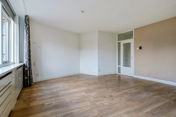 Photo 7 of Binnenhof 215