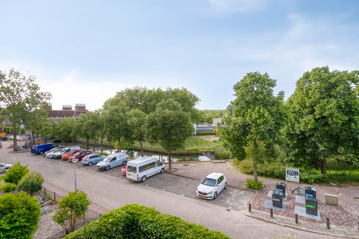 Photo 12 of Binnenhof 215