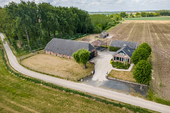 Flerdeweg 6, Leur