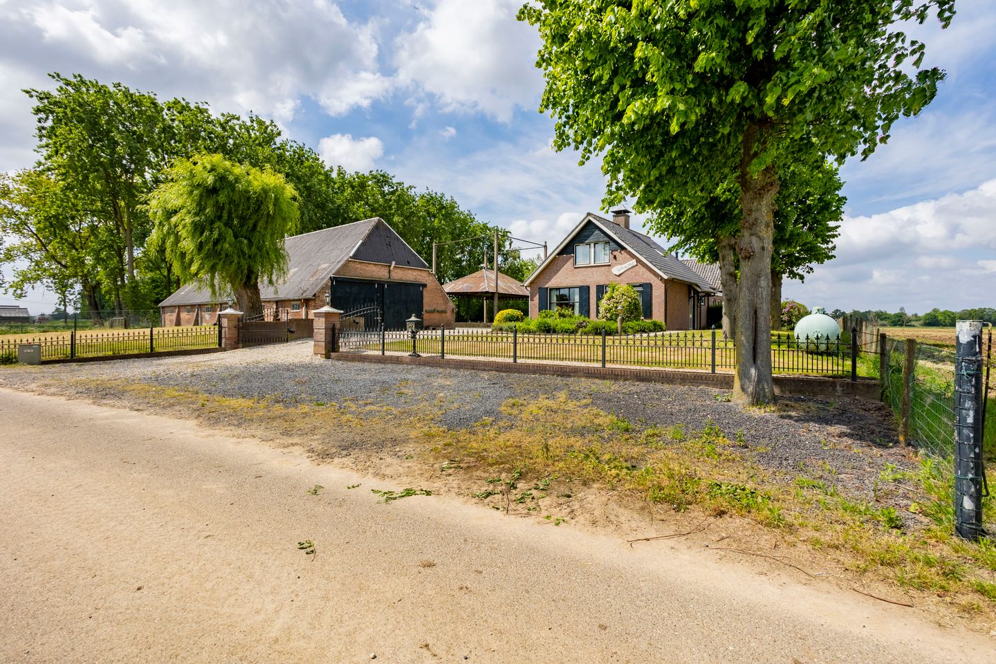 View photo 2 of Flerdeweg 6