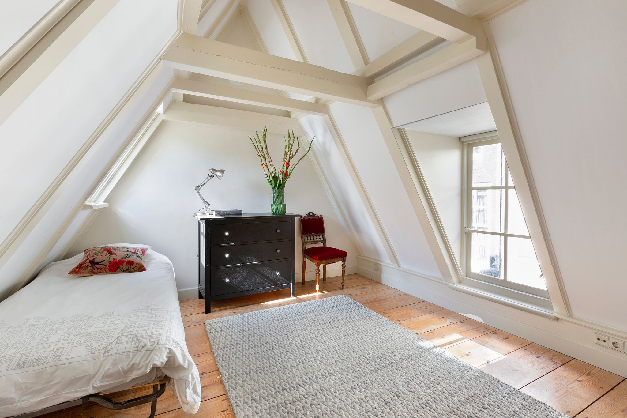 Foto 21 van Oudezijds Voorburgwal 233-B