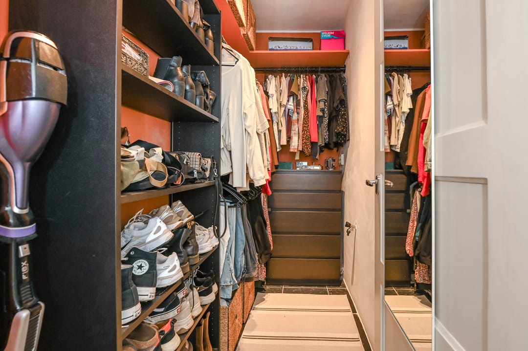 Photo 32 of Kamperfoeliestraat 209