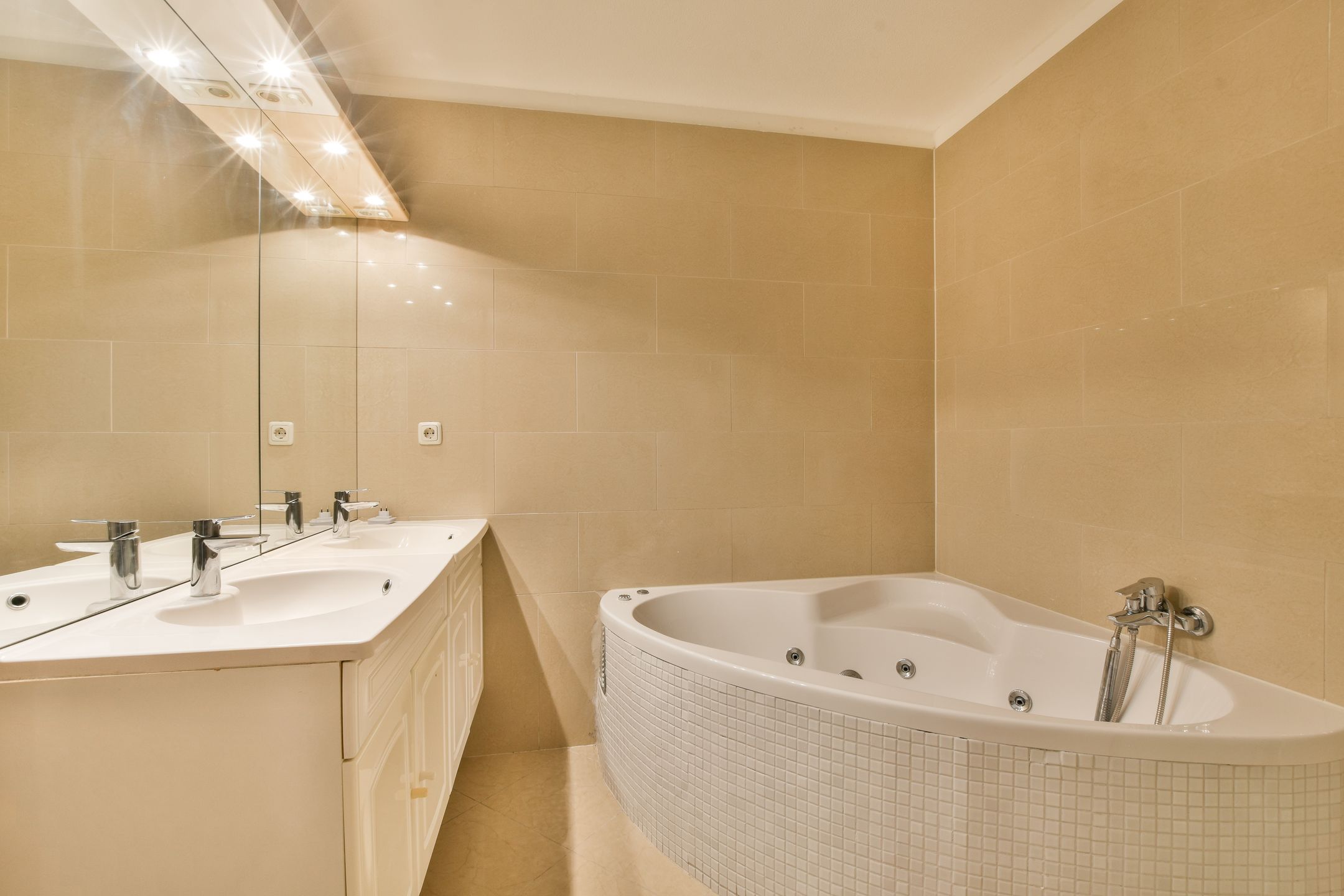 Photo 9 of Van Leijenberghlaan 2-H