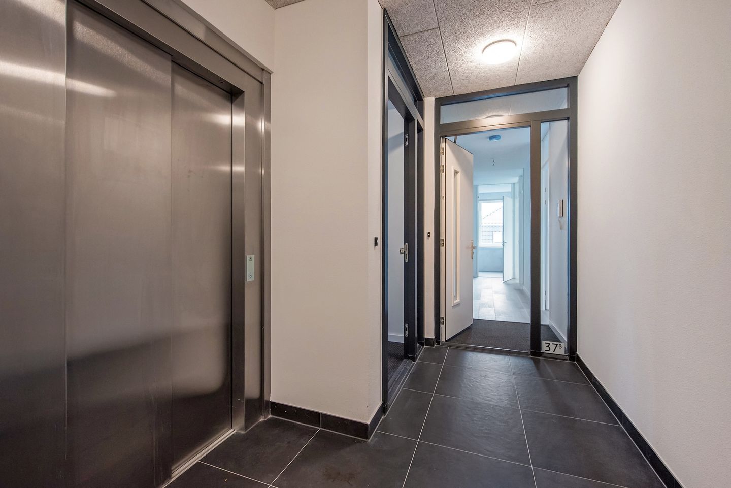 Foto 10 van Leidsewallen 37-A