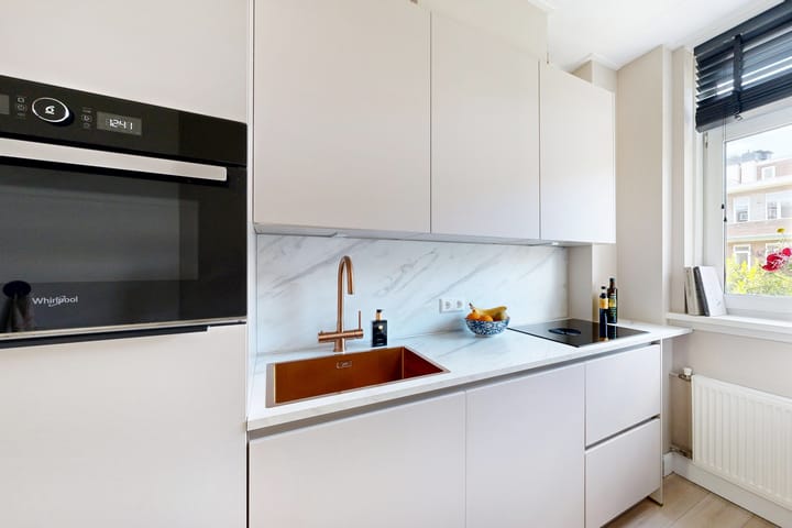 Photo 14 of Esmoreitstraat 41-2