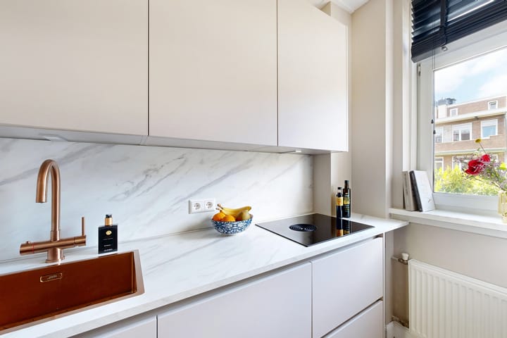 Photo 15 of Esmoreitstraat 41-2