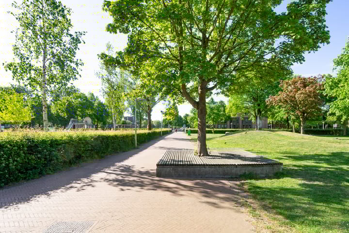 Photo 27 of Esmoreitstraat 41-2