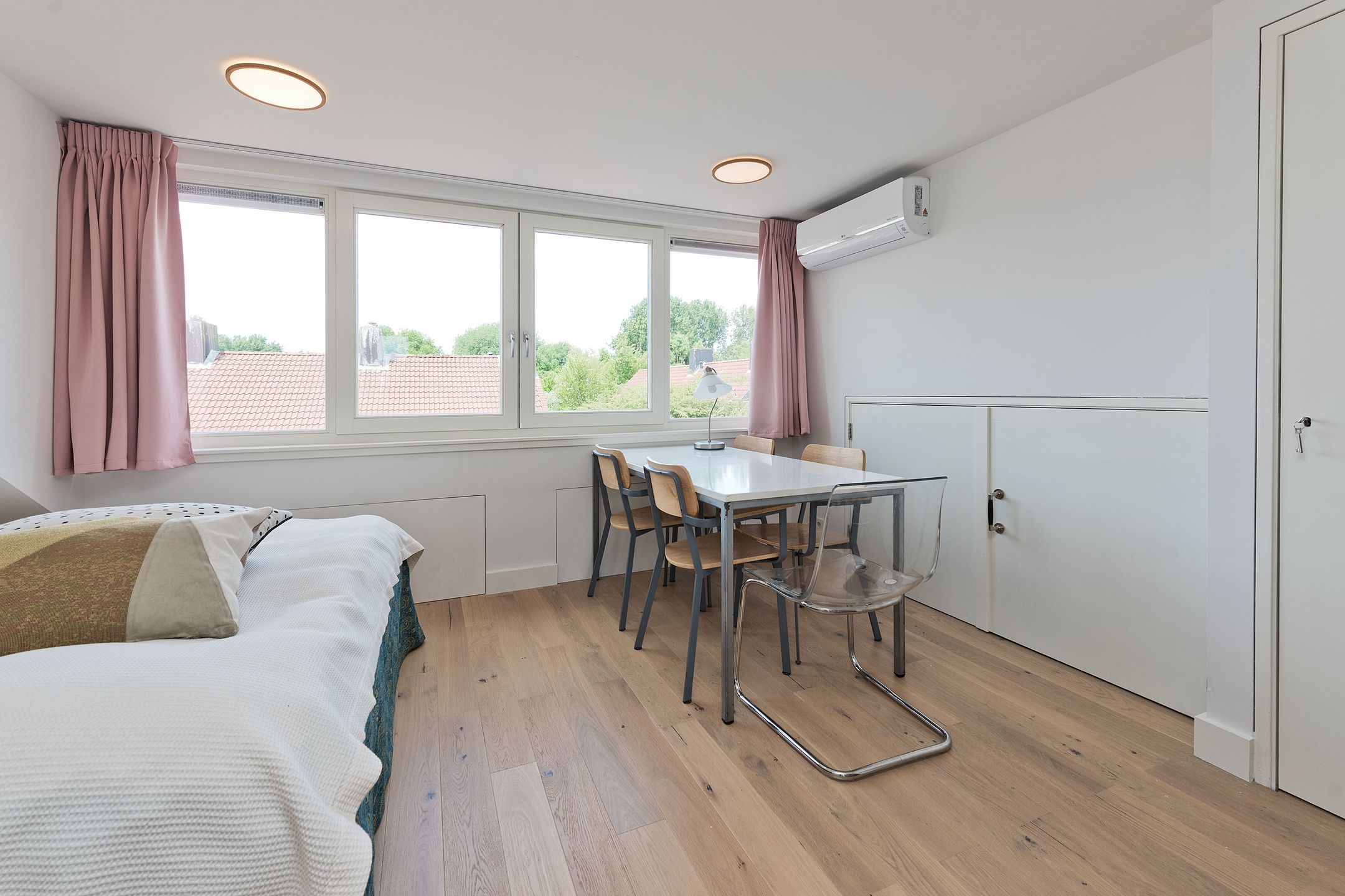 Photo 15 of Medemblikstraat 50-1