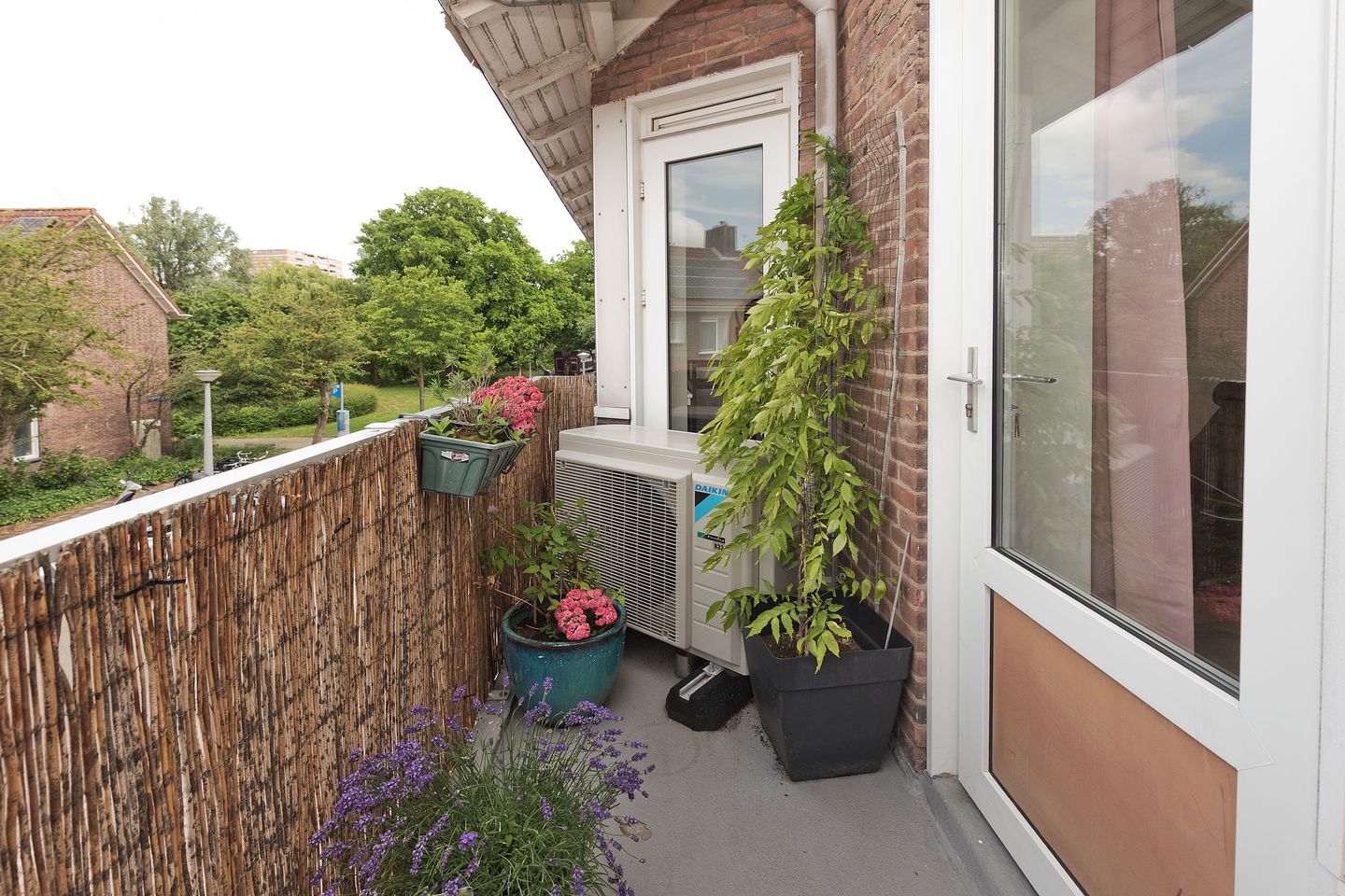 Photo 19 of Medemblikstraat 50-1