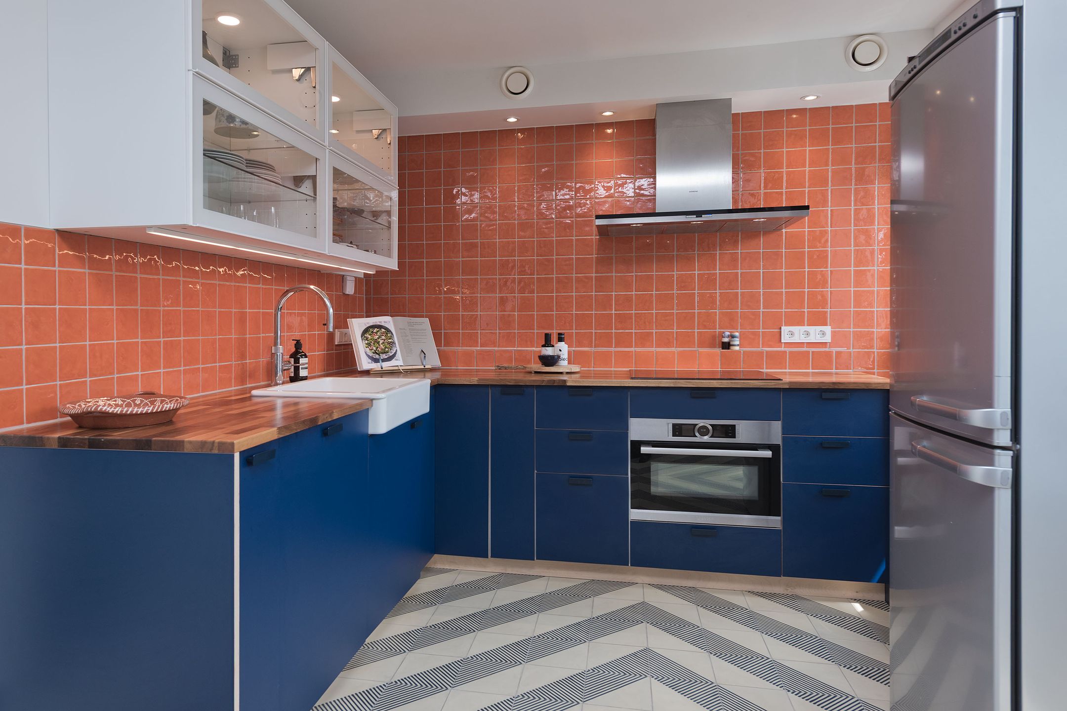 Photo 9 of Medemblikstraat 50-1