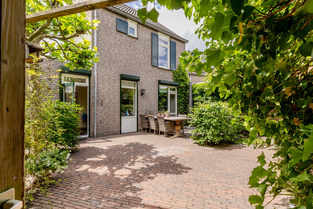 Photo 2 of Burg. Den Oudenstraat 2