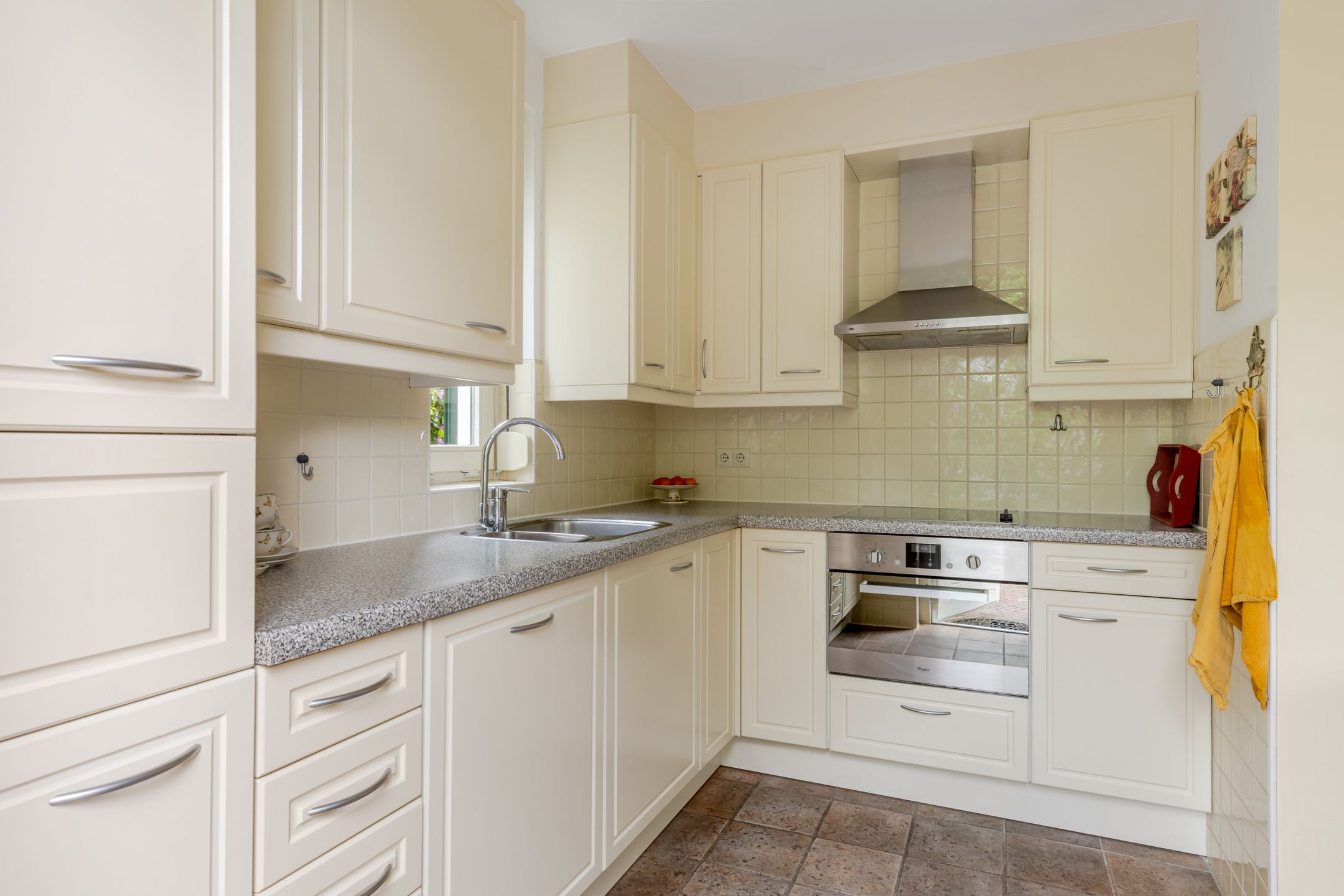 Photo 12 of Burg. Den Oudenstraat 2