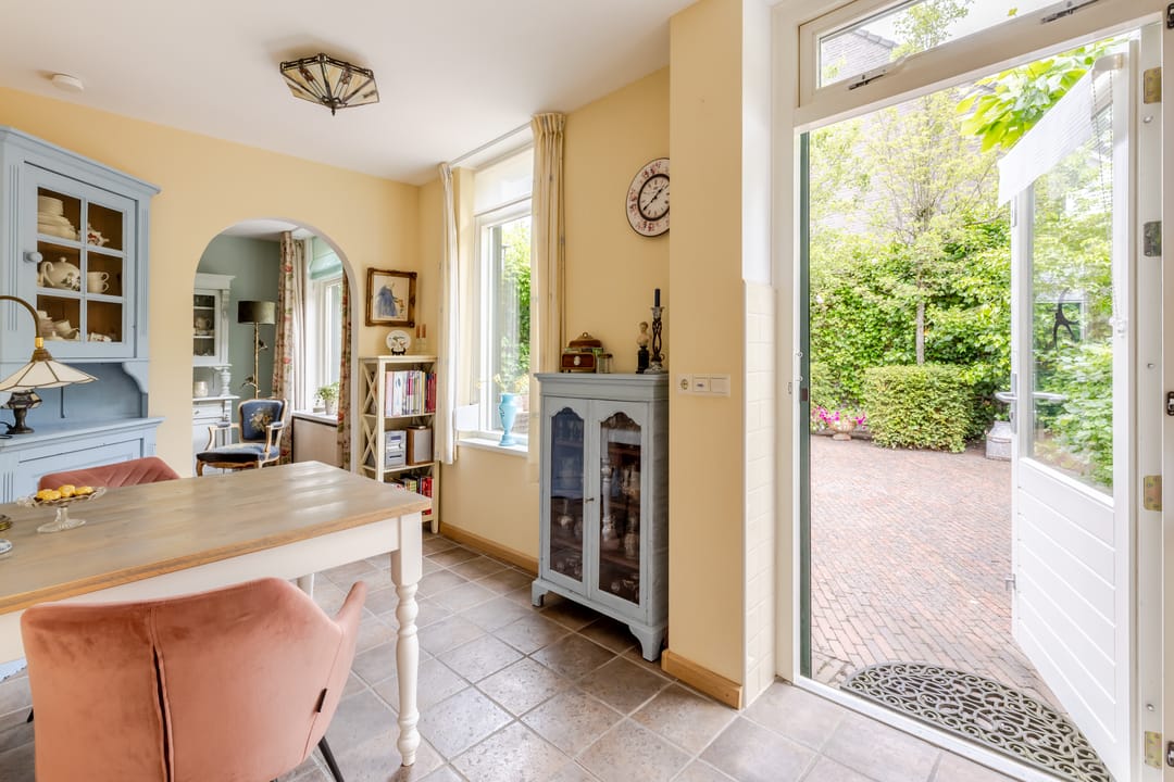 Photo 11 of Burg. Den Oudenstraat 2