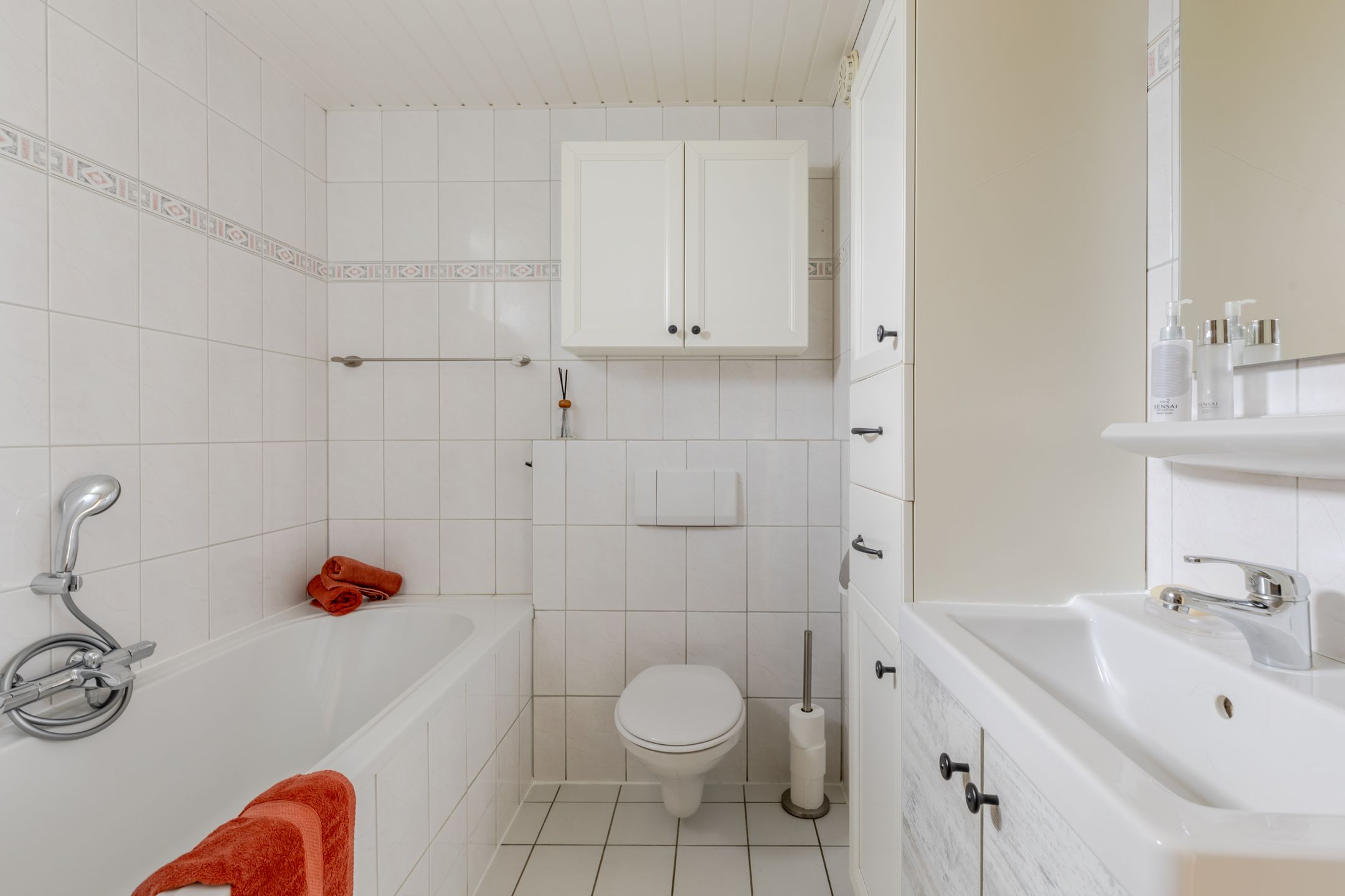 Photo 18 of Burg. Den Oudenstraat 2