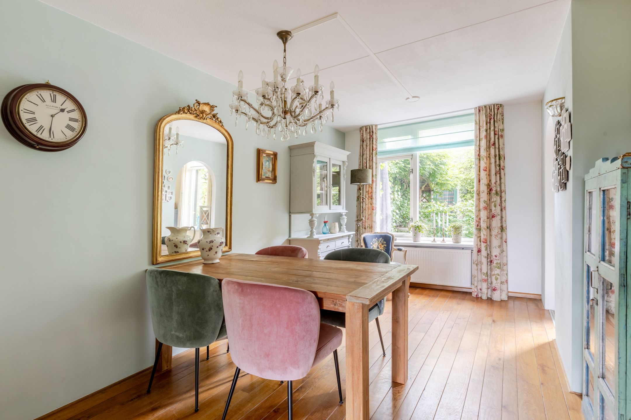 Photo 6 of Burg. Den Oudenstraat 2