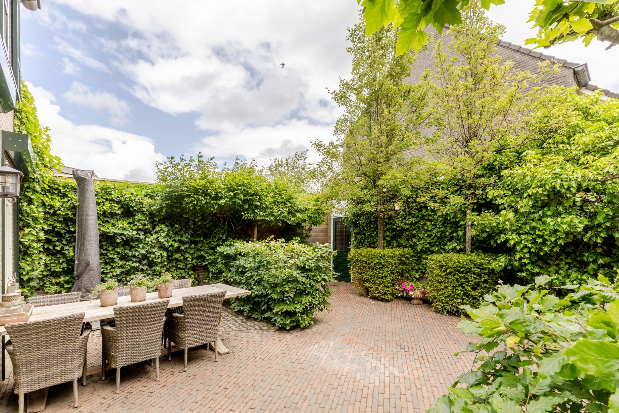 Photo 30 of Burg. Den Oudenstraat 2